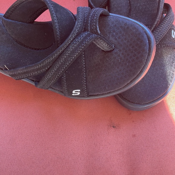 Sketchers Classic BLACK Wedge Sandals (NWOT) - Picture 6 of 8